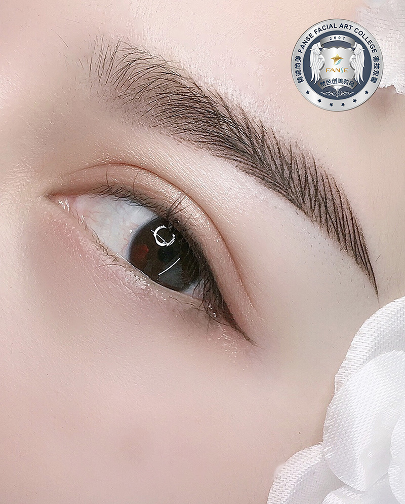 南寧本色紋繡學(xué)院 專(zhuān)業(yè)紋繡技術(shù)天團(tuán)培訓(xùn)